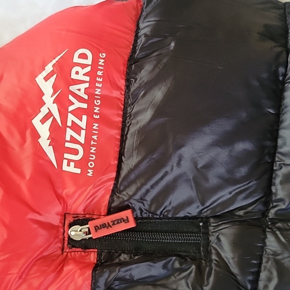 Size 3 black/red puffer dog coat with velcro fasteners and zipper back closure - Picture 2 of 7